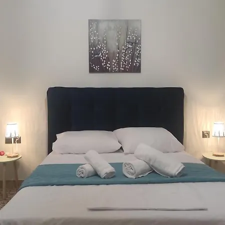 Apartment W 3 Bedroom Spacious Yard